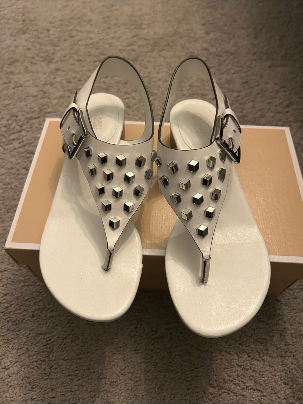 Michael Kors Valencia Studded White Leather Thong Sandals Size 8